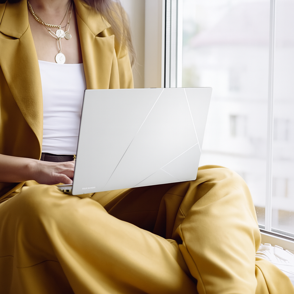 ASUS ZenBook 14 inch Laptop | Intel i5 | OLED | Foggy Silver (UX3402VA-KM468W)